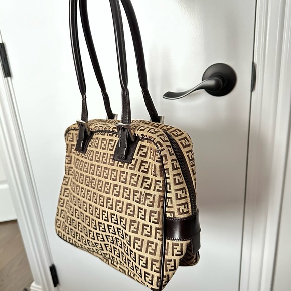 Fendi Tan Shoulder Bag - Picture 2 of 13